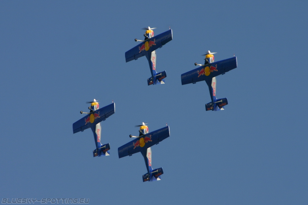 Red-Bull-Formation-b.jpg